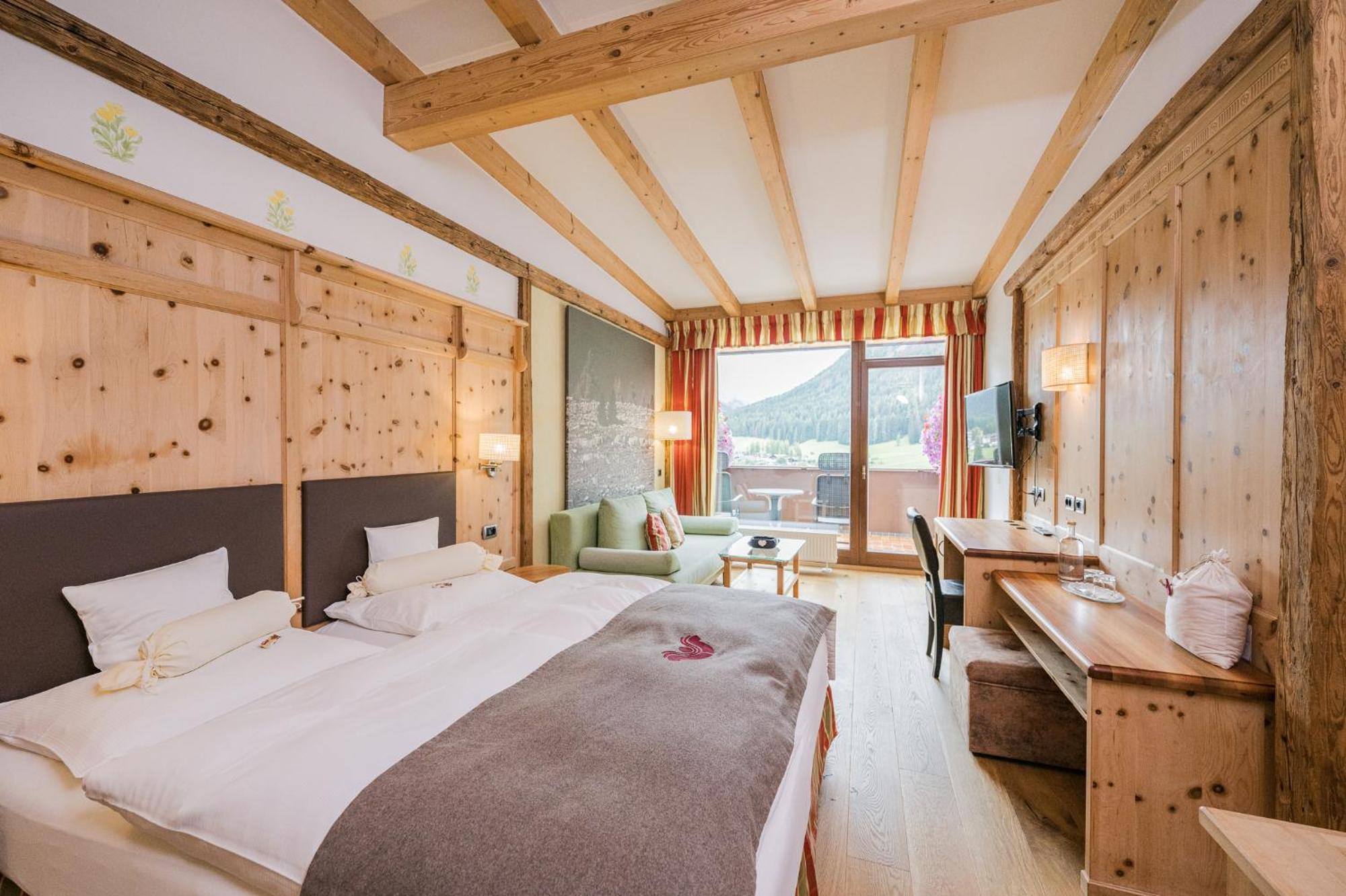 Alpenwellnesshotel St. Veit Sexten Exterior foto