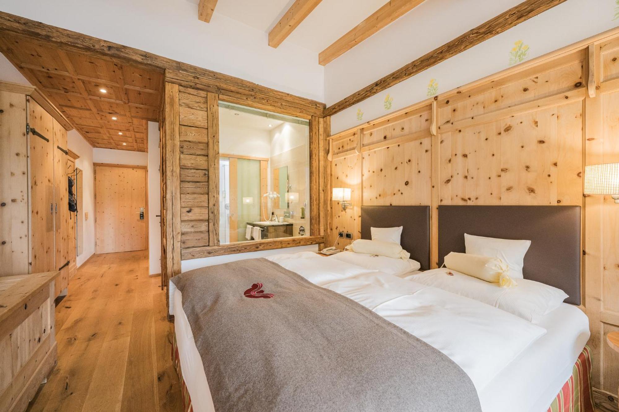 Alpenwellnesshotel St. Veit Sexten Exterior foto